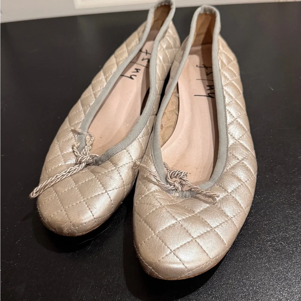 FS/NY Quilted Ballet Flats in Metallic Silver cream size 7B made in Spain